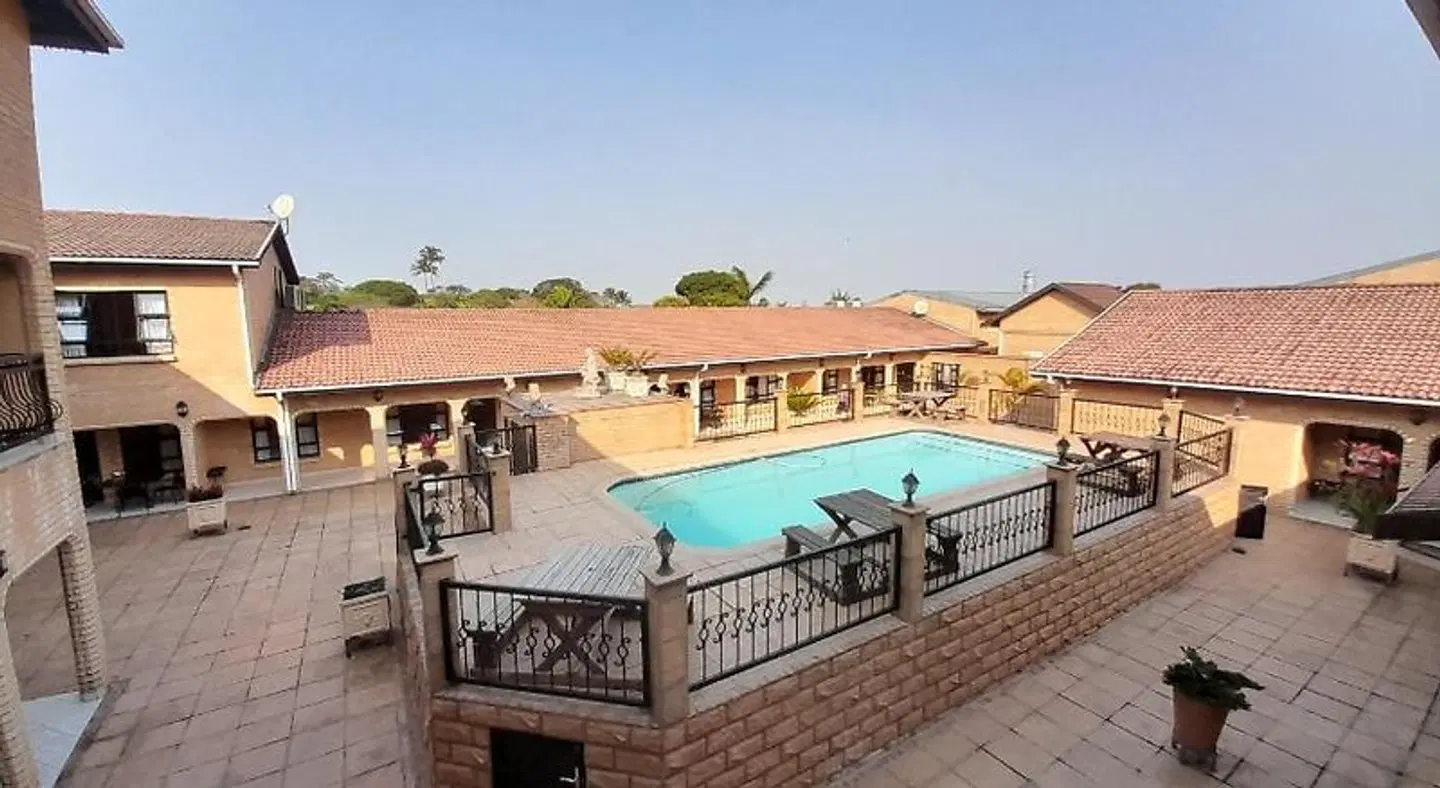 Lake St Lucia Villas OUTDOOR_POOL
