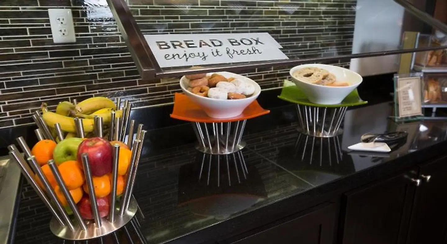 Hyatt Place Dallas/Plano Bar