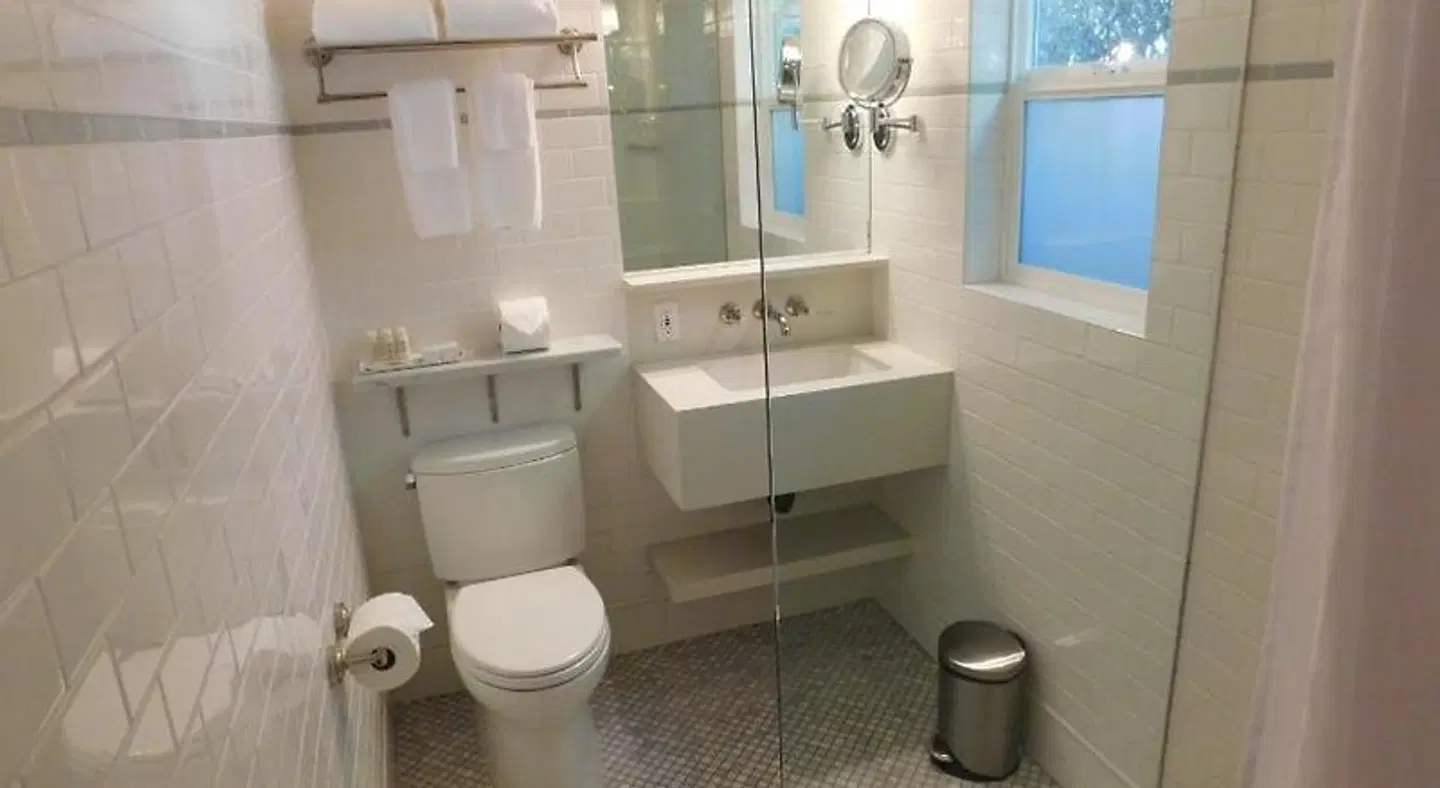 The Brentwood Inn Badezimmer