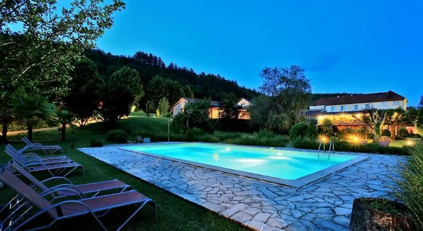Les Glycines OUTDOOR_POOL