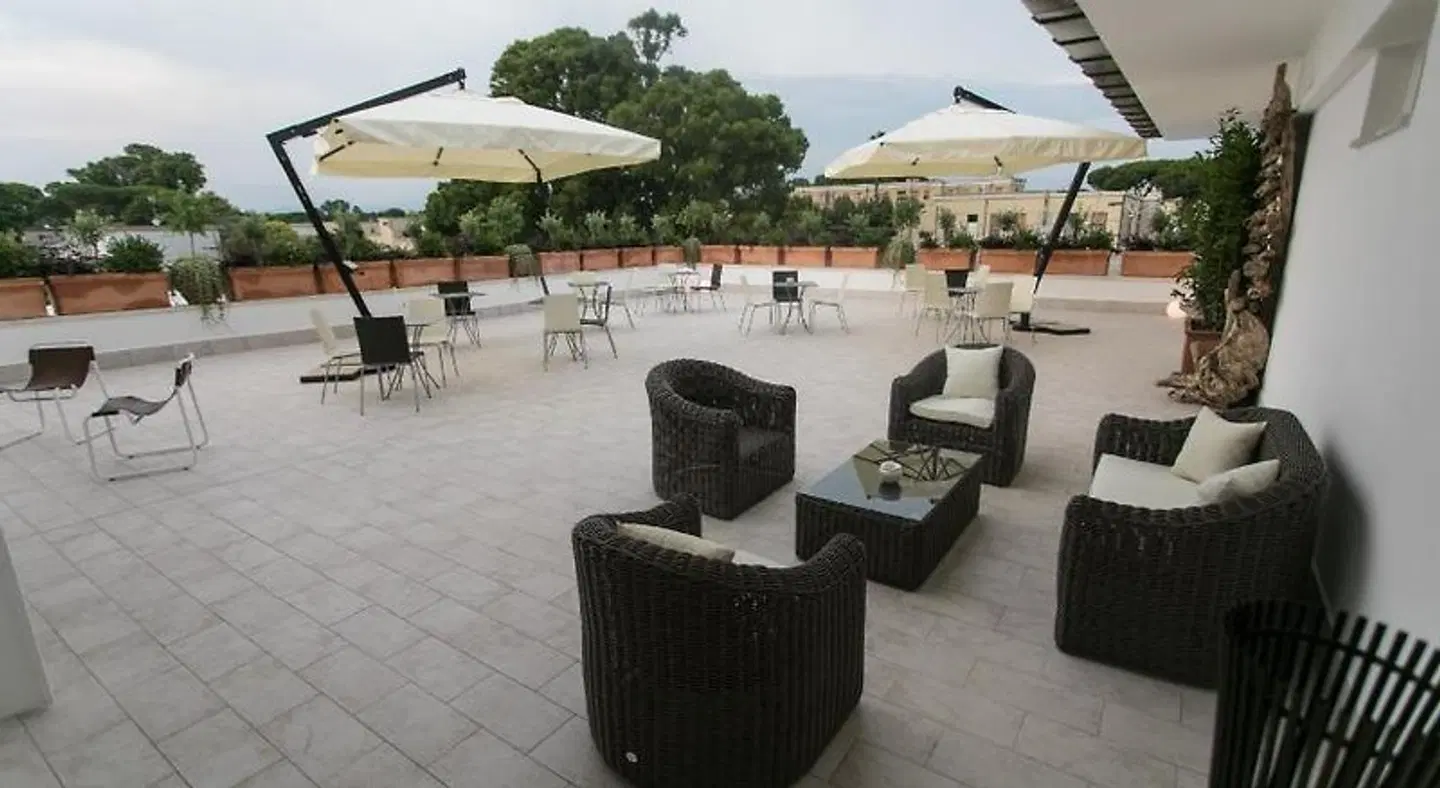 Love & Fama Hotel Terrasse