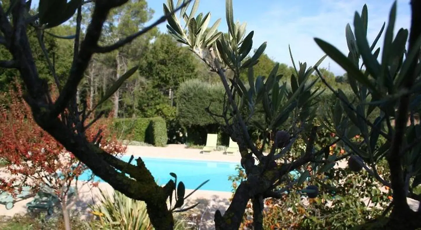 Le Mas des Tarentes OUTDOOR_POOL