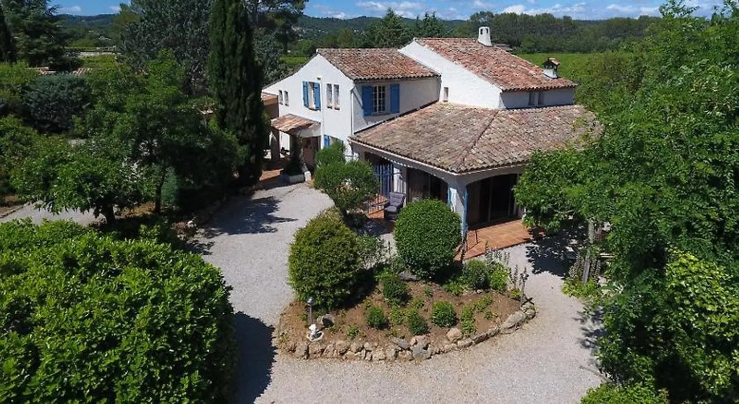 L' Esmerand EXTERIOR