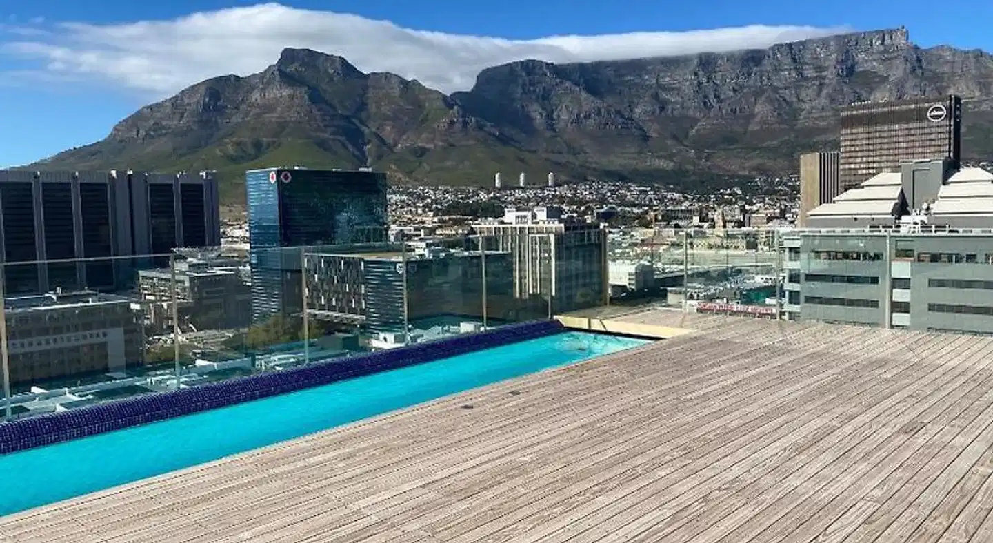 Hotel Sky Cape Town Pool