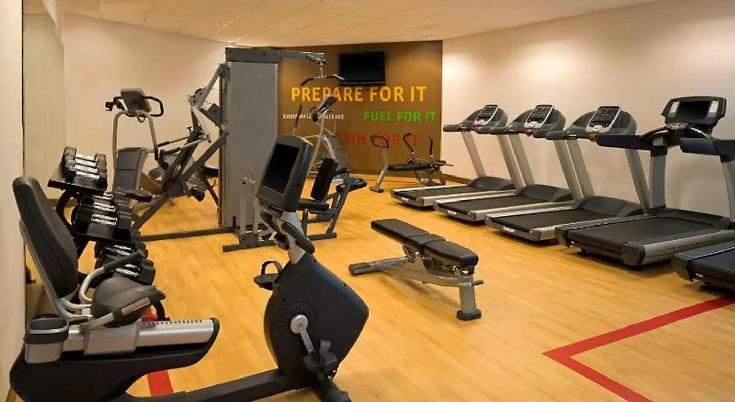 Sheraton Stamford SPORTS_AND_LEISURE