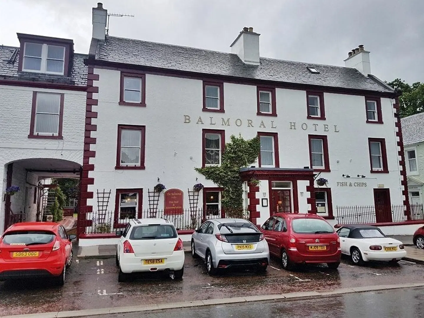 Balmoral Hotel EXTERIOR