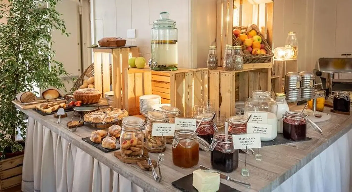 Hotel Alaska Restaurant