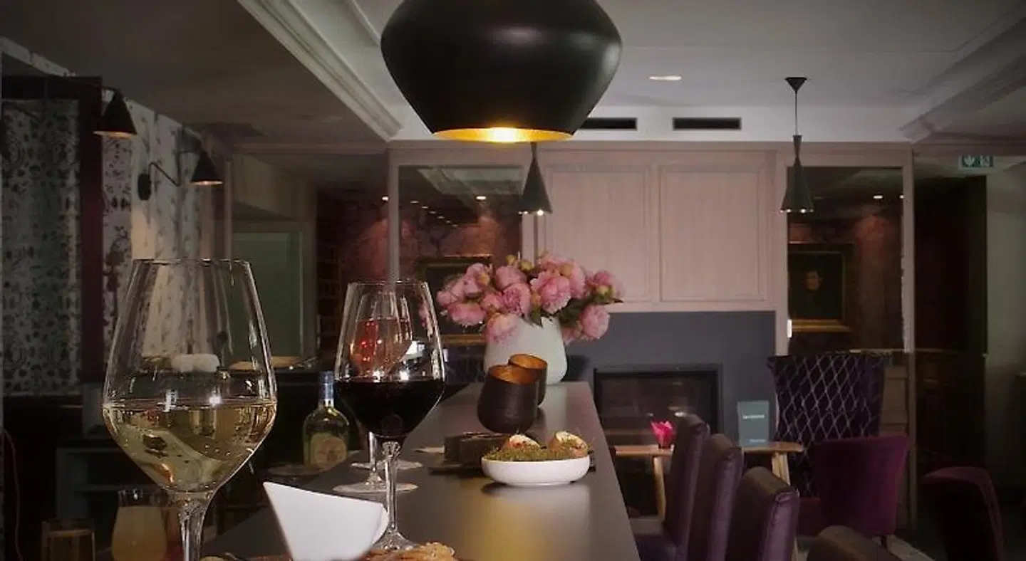 Les Glycines Restaurant