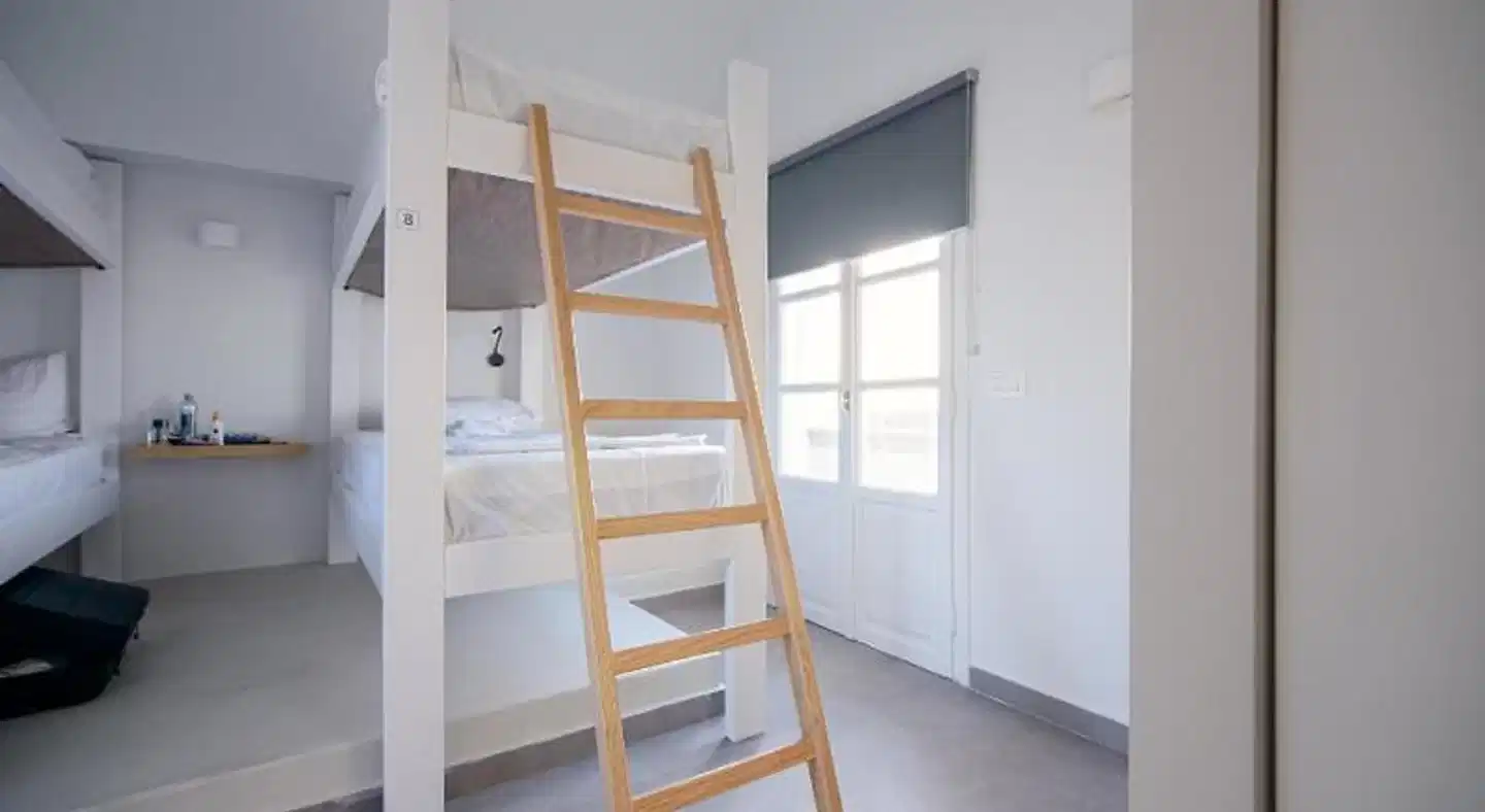 Central Hostel Oia Badezimmer