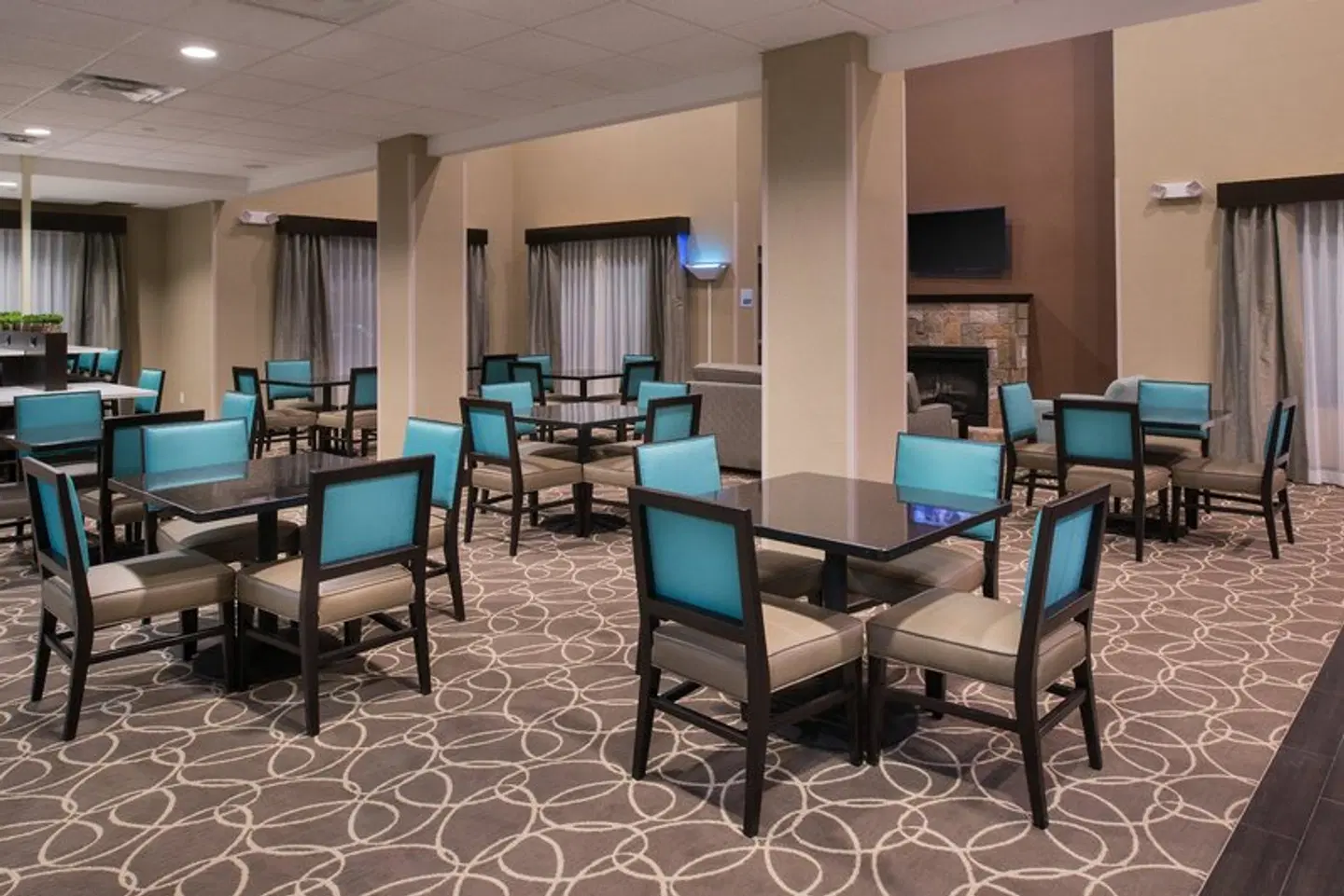 Holiday Inn Express & Suites Bakersfield Airport by IHG Restaurant