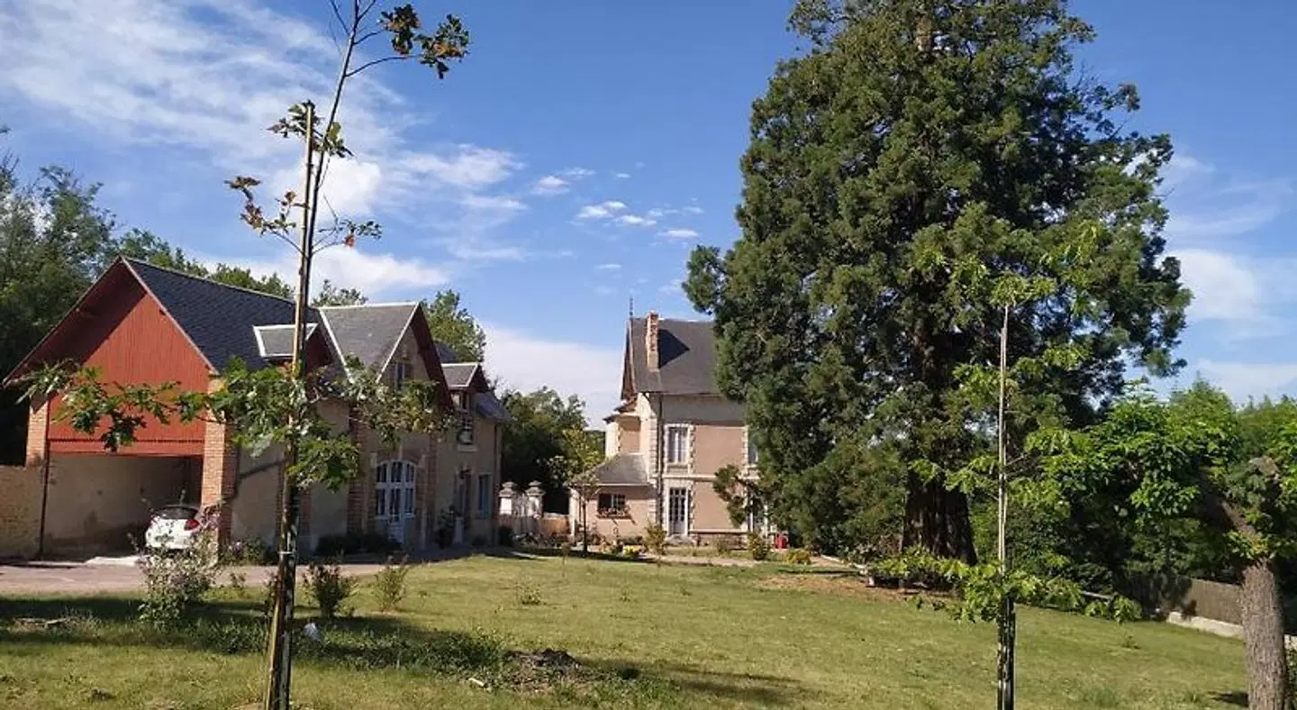 Manoir le Sequoia EXTERIOR