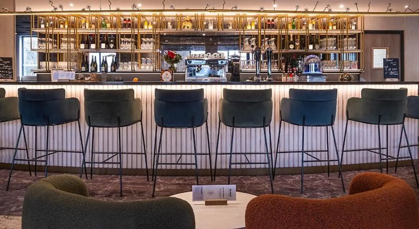 Kyriad Tours Sud - Ballan Miré Bar