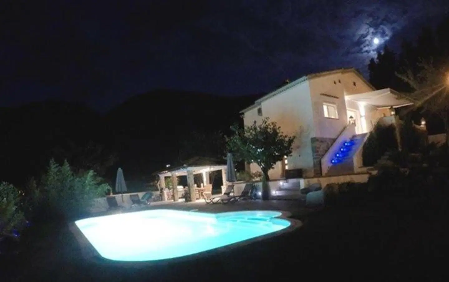 Les Hortensias OUTDOOR_POOL