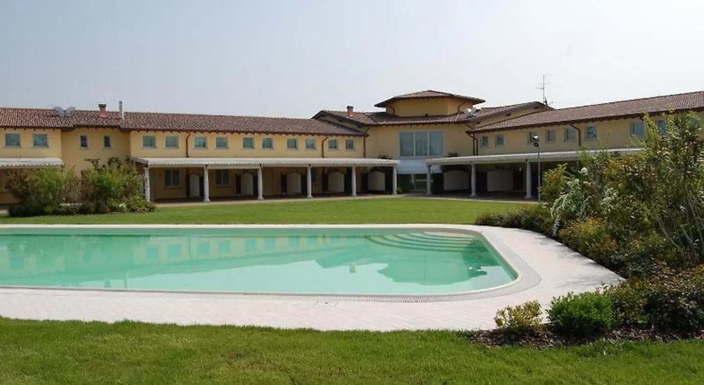 Motel Gold OUTDOOR_POOL