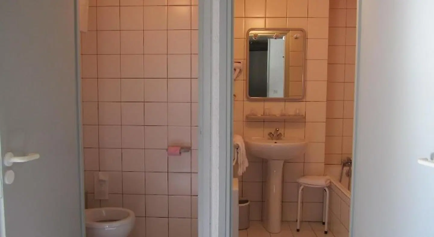 Auberge de l'Arzon Badezimmer