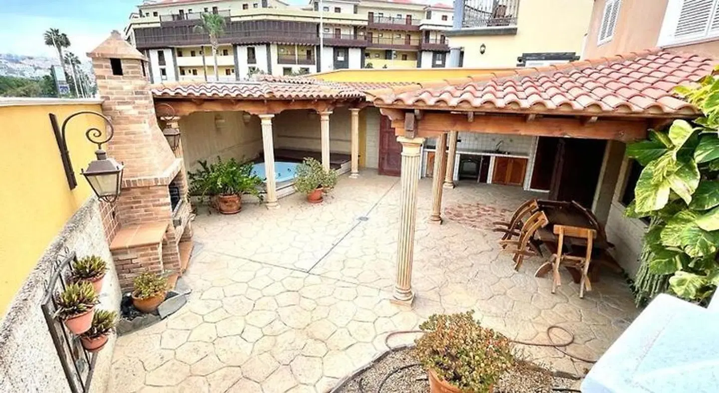 Duque Nest Hostel Terrasse