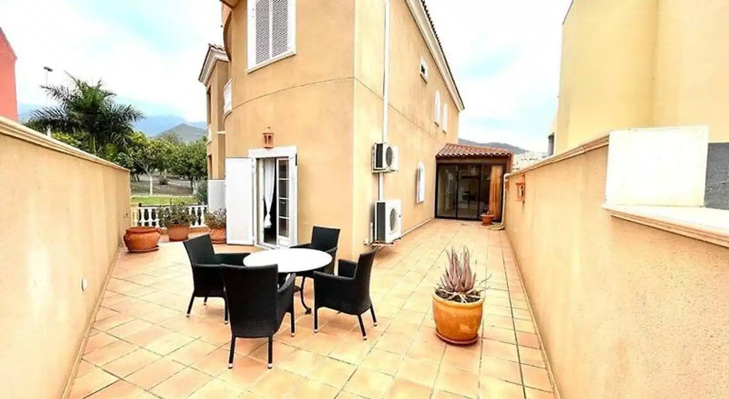 Duque Nest Hostel Aussenansicht