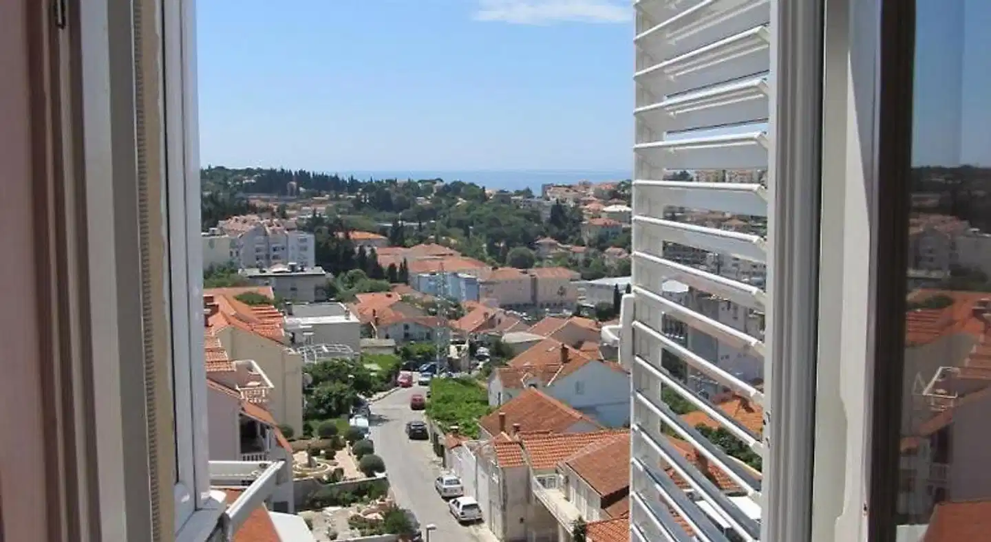Sinistaj Rooms Terrasse
