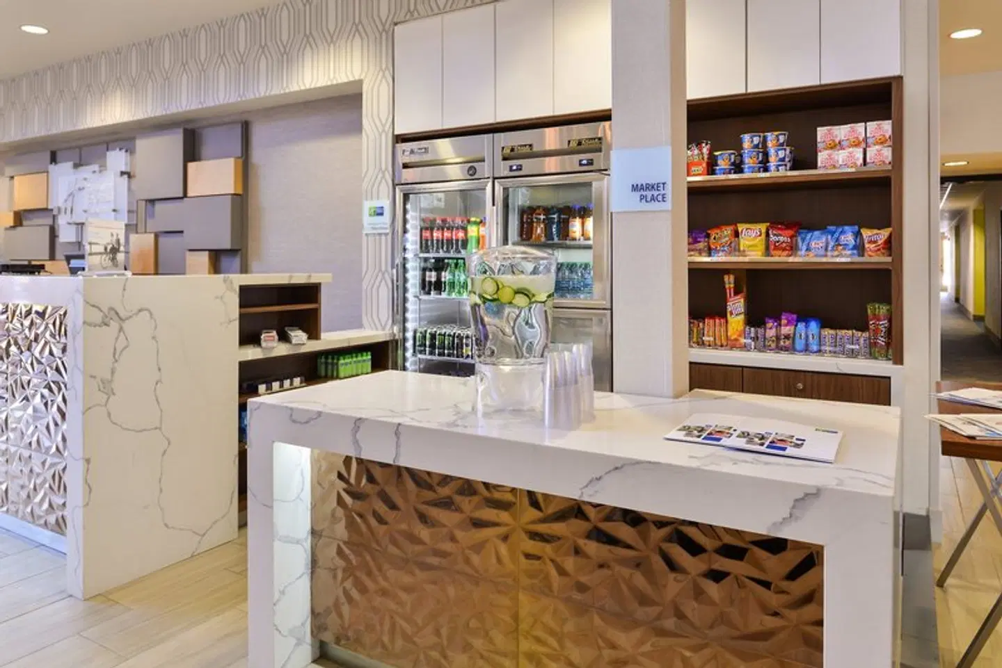Holiday Inn Express & Suites Elk Grove Central - HWY 99 by IHG ROOM_EXAMPLE