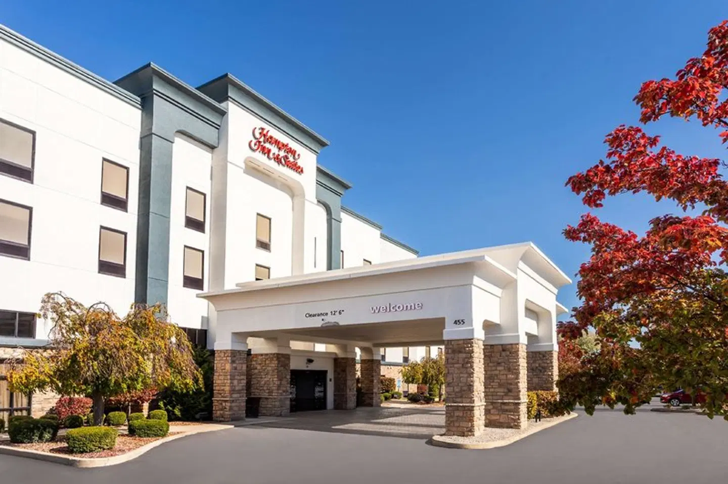 Hampton Inn & Suites Richmond EXTERIOR
