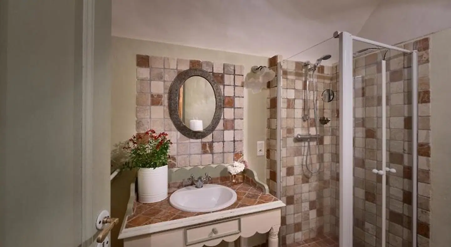 Maison Lou Roucas Badezimmer