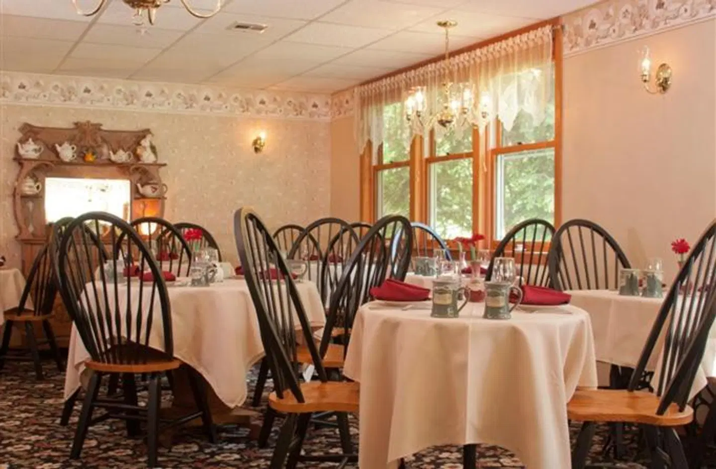 Inn at Ellis River Restaurant