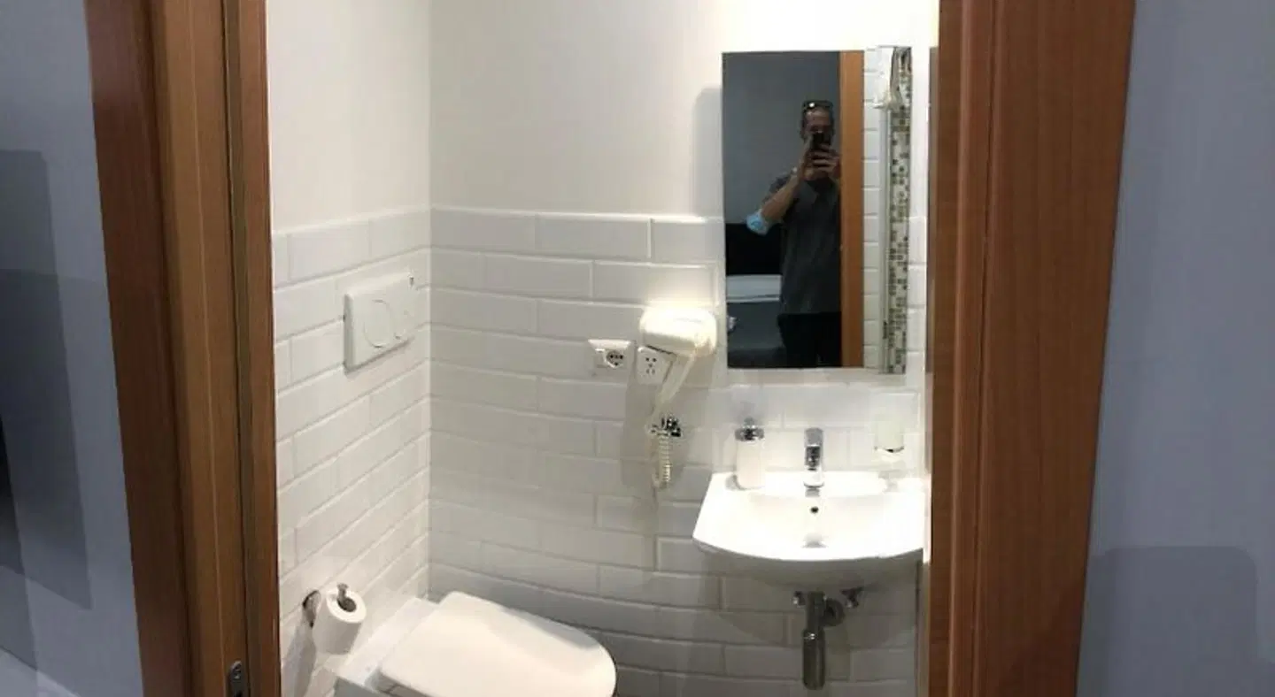 Rent Rooms Colosseum Badezimmer