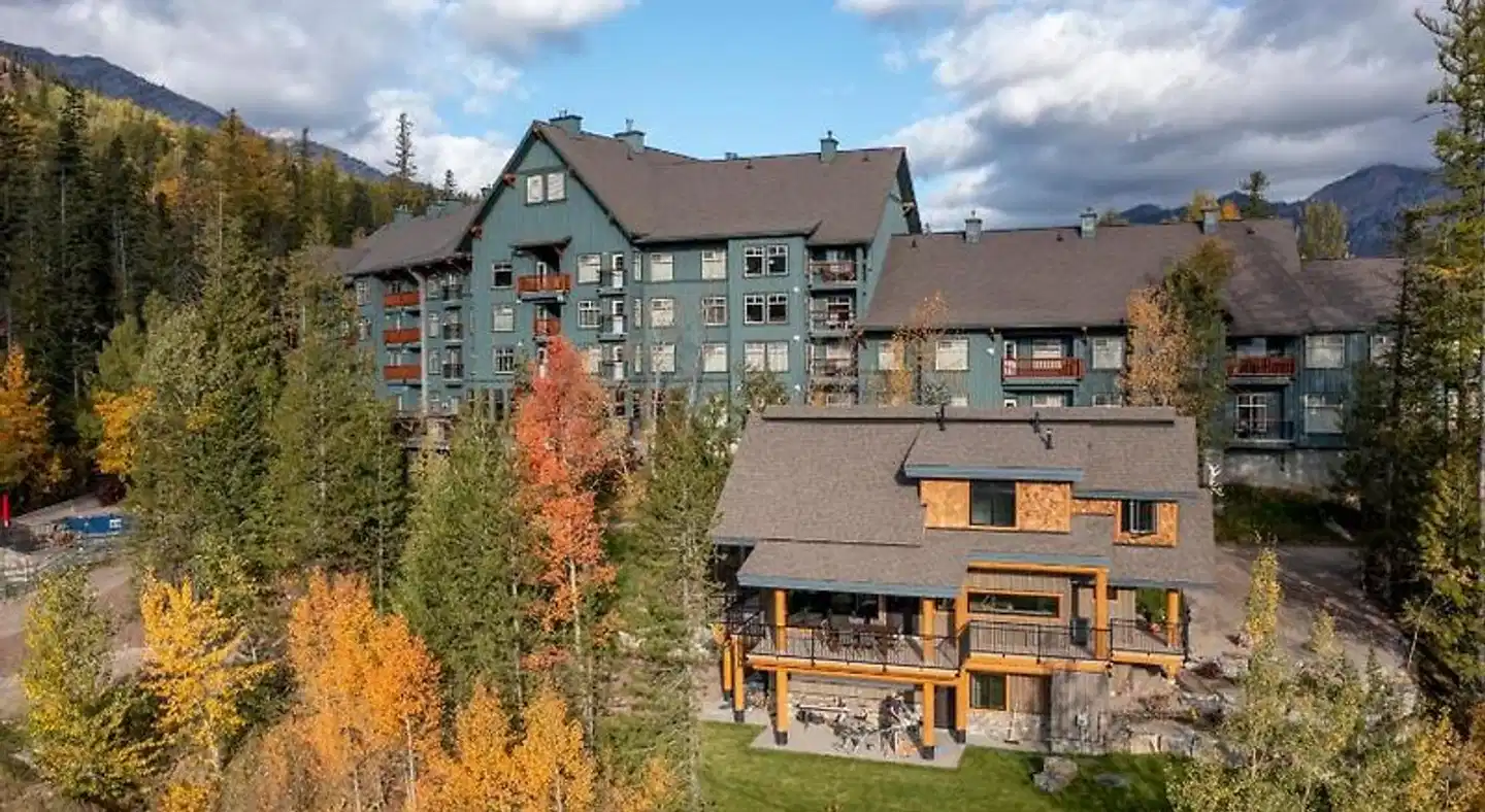 Snow Creek Cabins by Fernie Lodging Co Aussenansicht