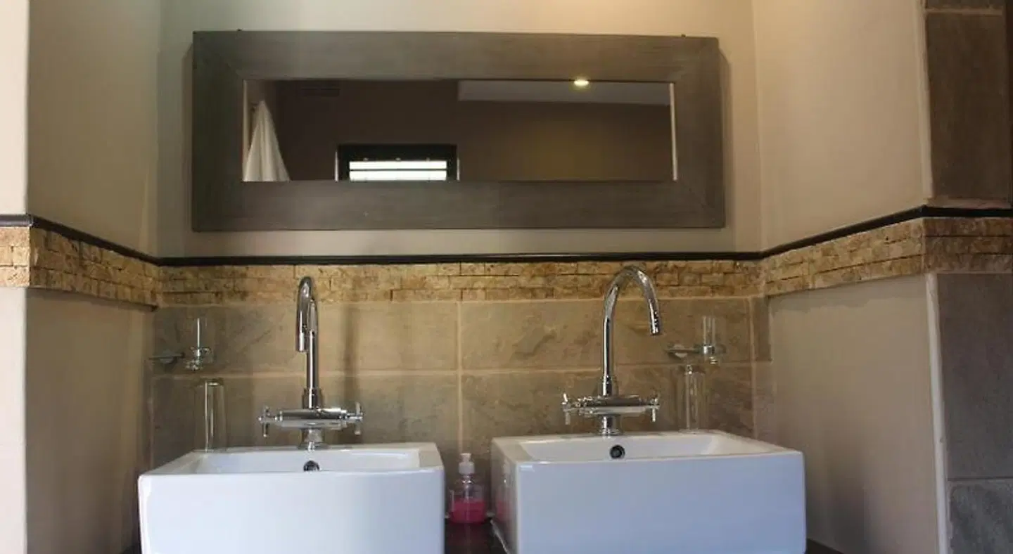 Fairways Hotel Badezimmer
