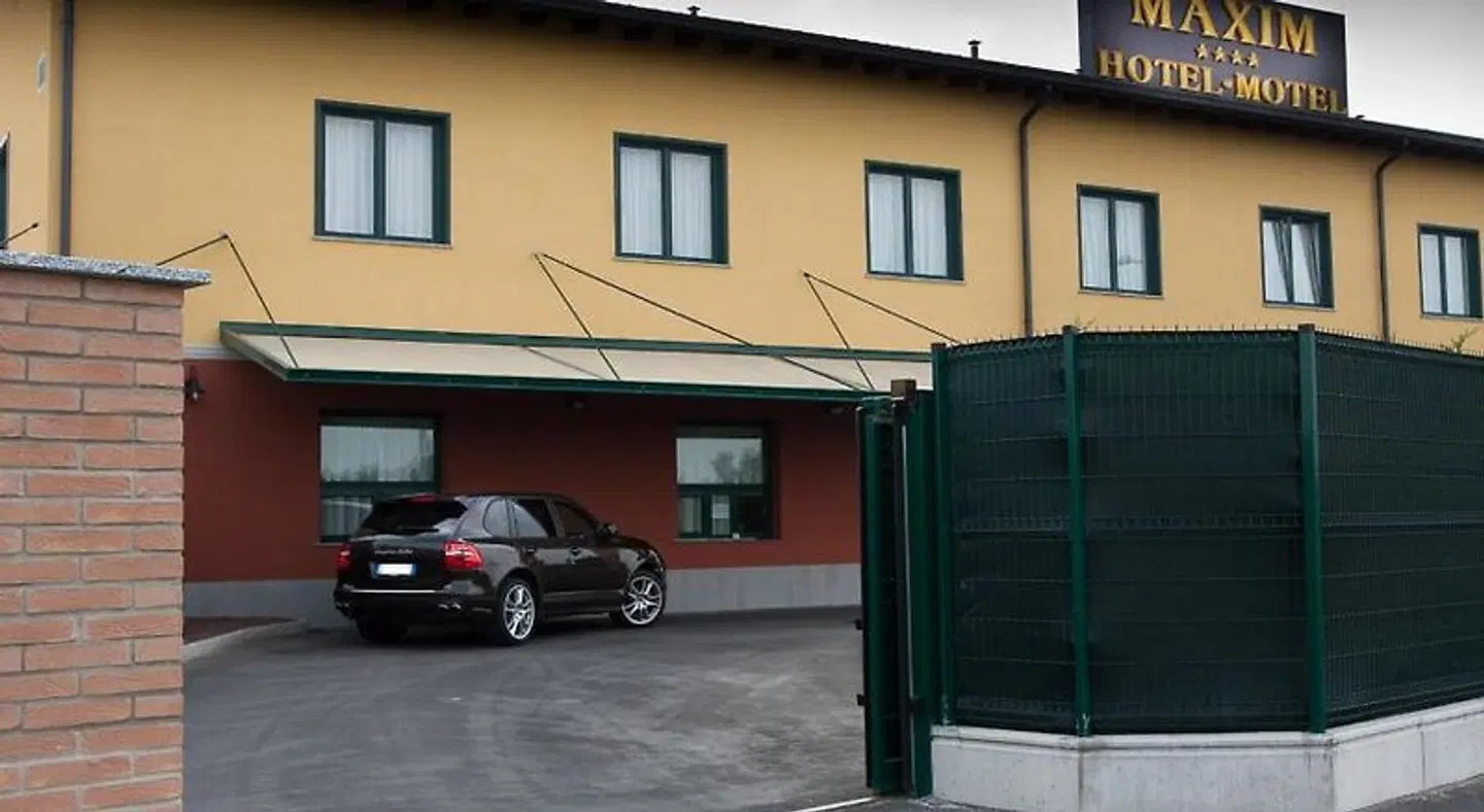 Maxim EXTERIOR