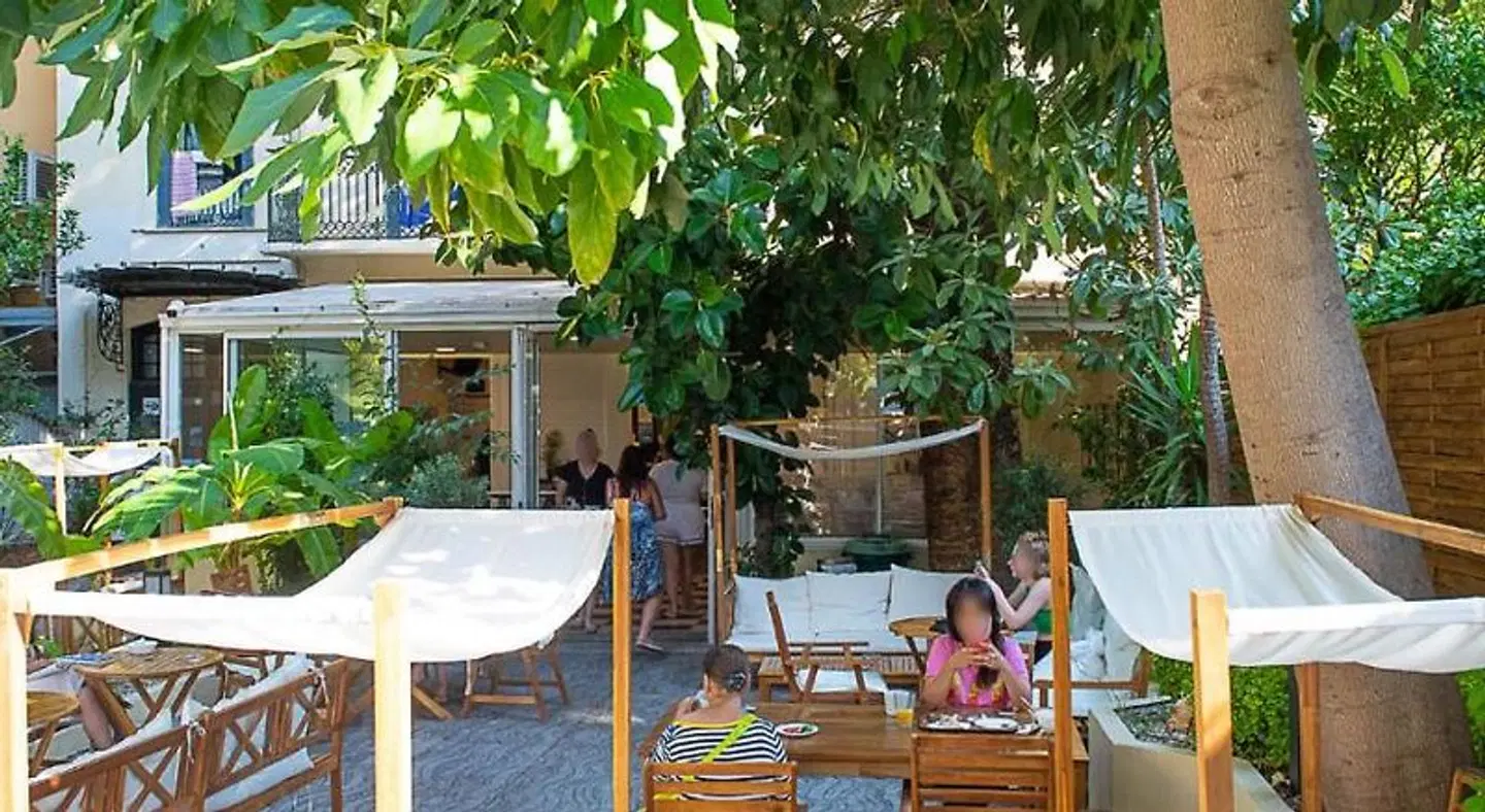 Auberge de Jeunesse HI Nice - Les Camélias Terrasse