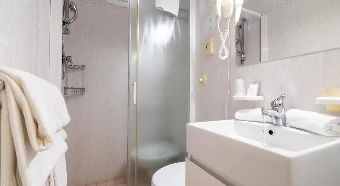 Hotel Ettoral Badezimmer