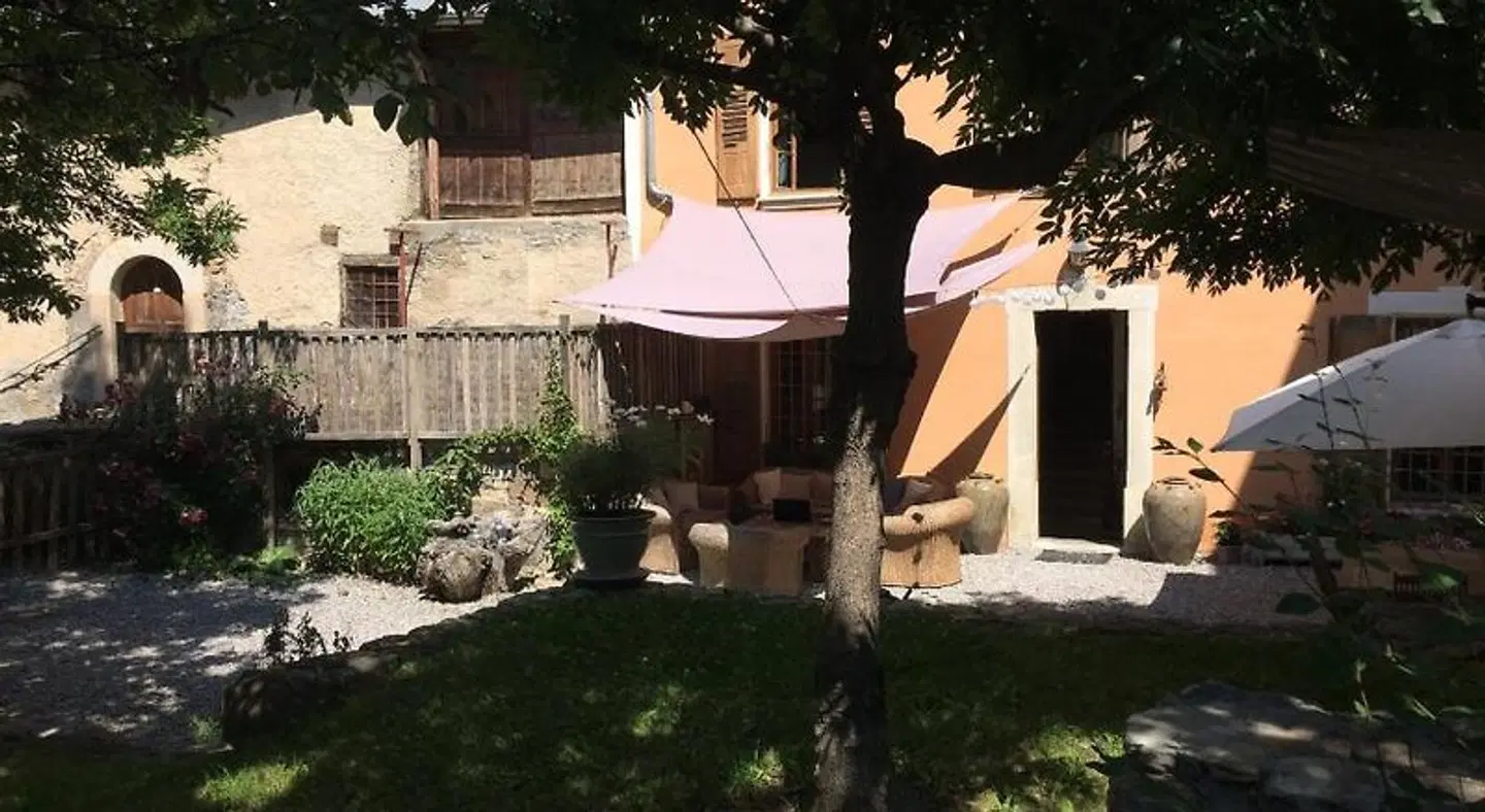 Le Val d'Ailleurs EXTERIOR