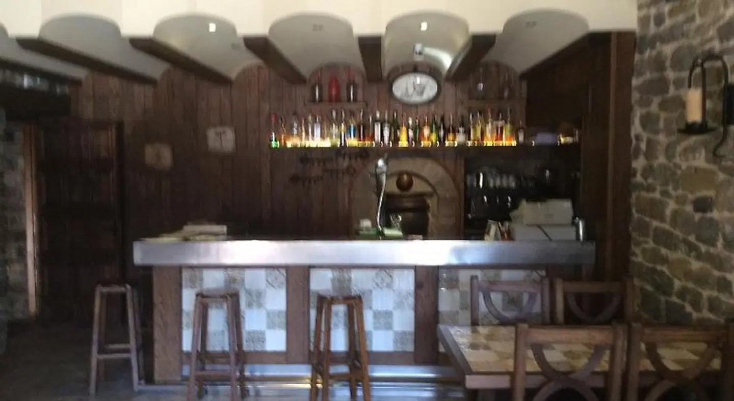 Fonda Carrera Bar