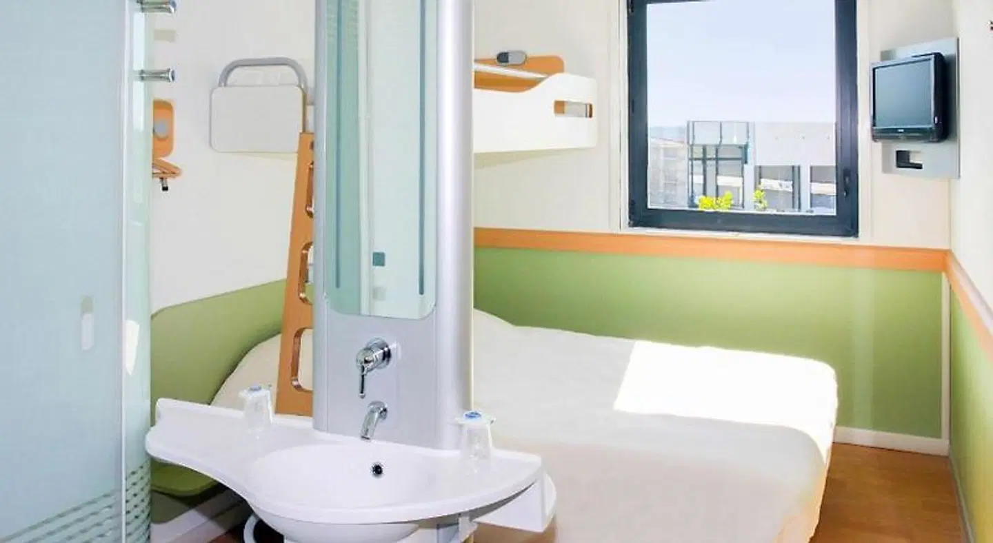 ibis budget Castelnaudary Badezimmer