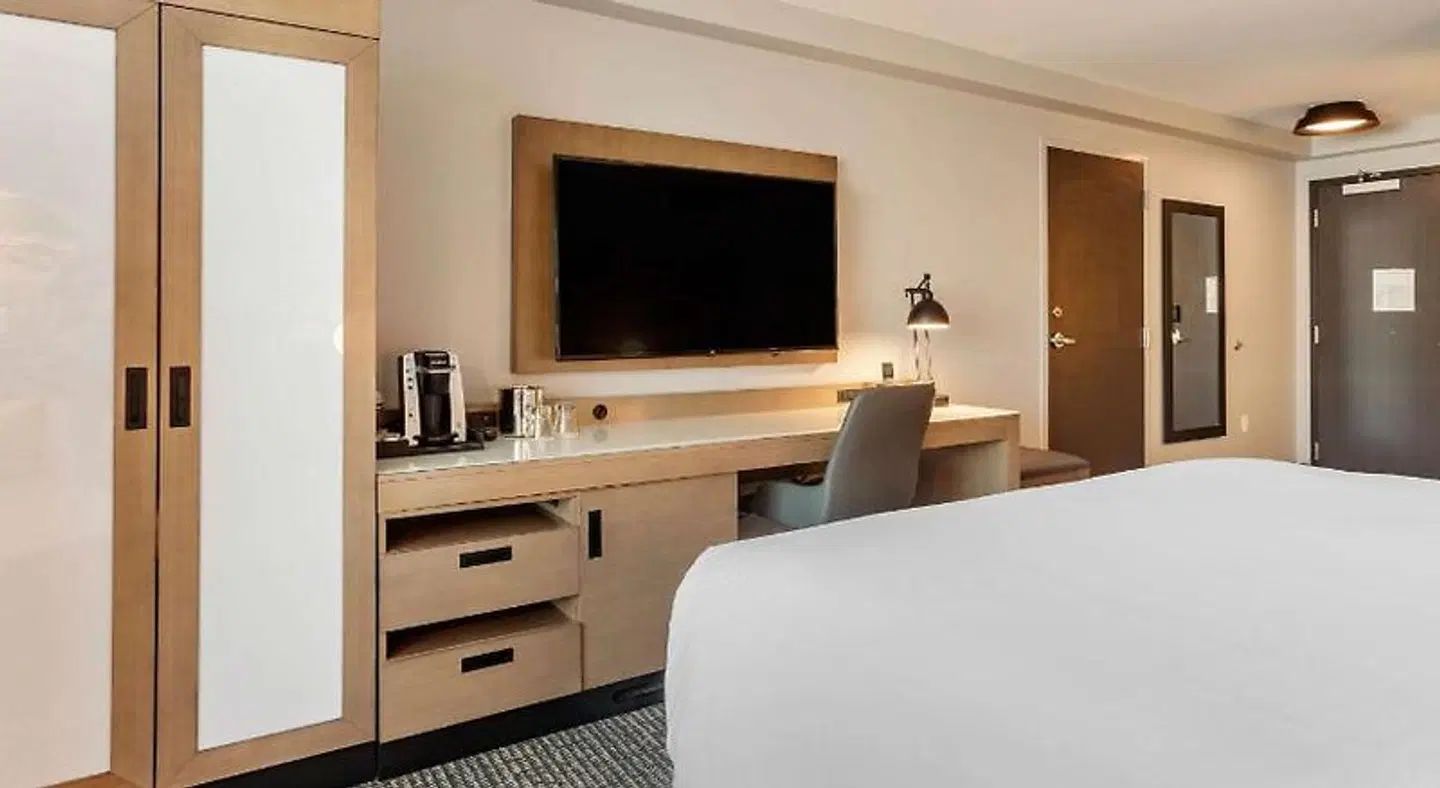 Cambria Hotel Downtown Phoenix Convention Center ROOM_EXAMPLE