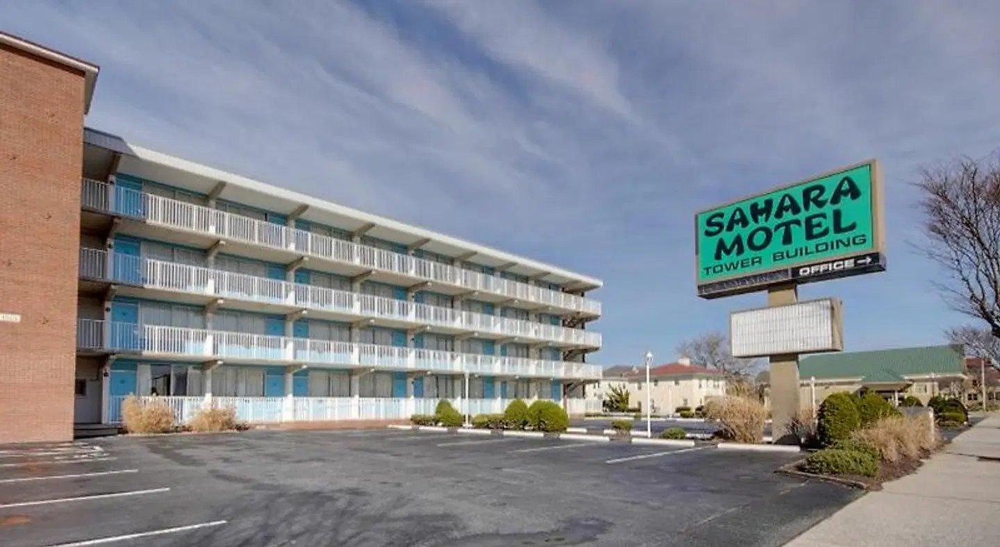 Sahara Motel EXTERIOR