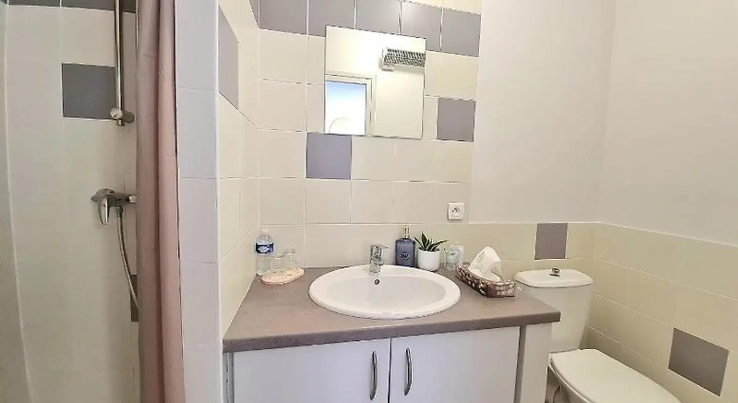 Bar des Amis Badezimmer