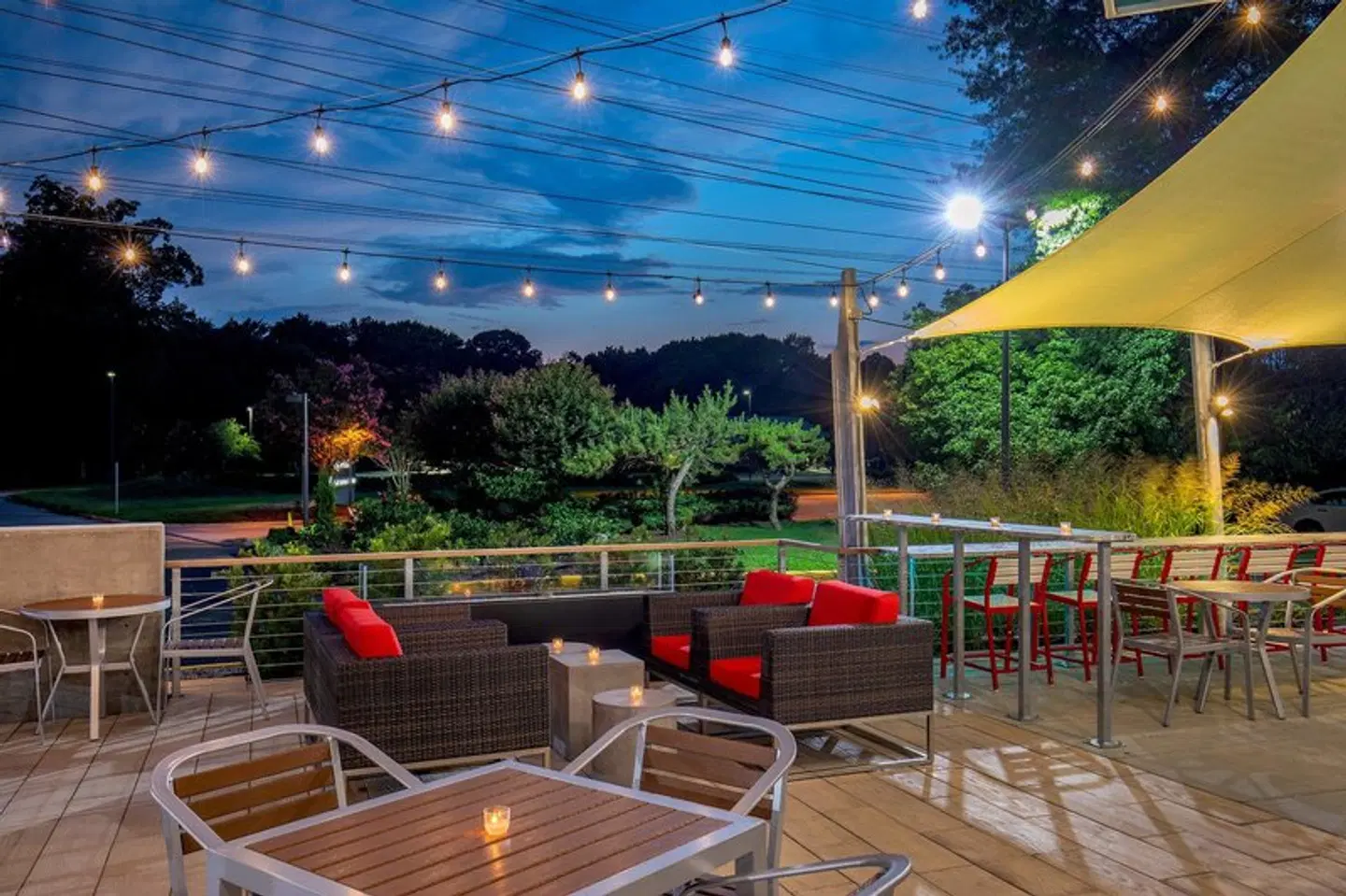 Holiday Inn Newport News - Hampton by IHG Terrasse