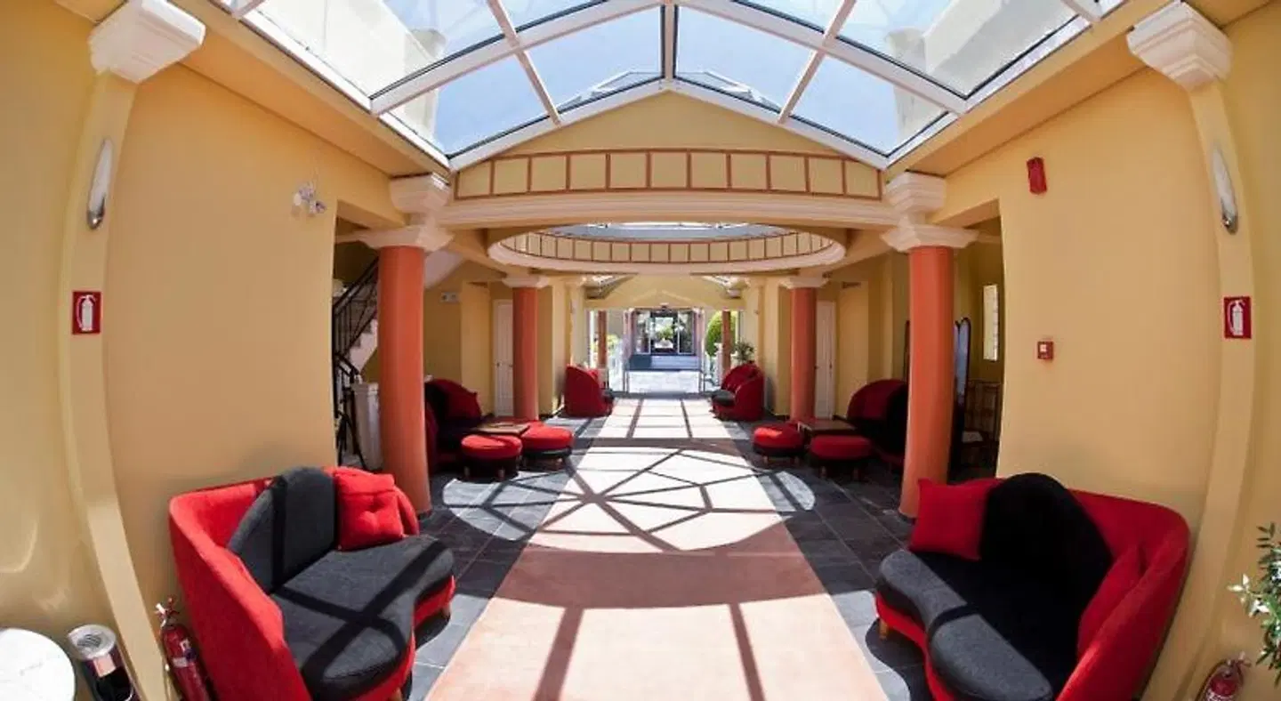 Cristina Maris LOUNGE_LOBBY