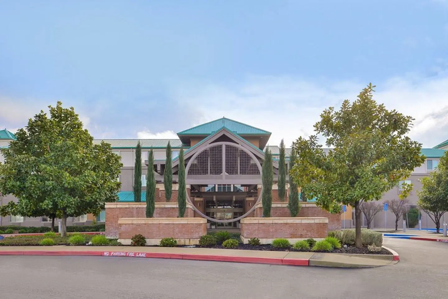 Holiday Inn Express & Suites Elk Grove Central - HWY 99 by IHG EXTERIOR