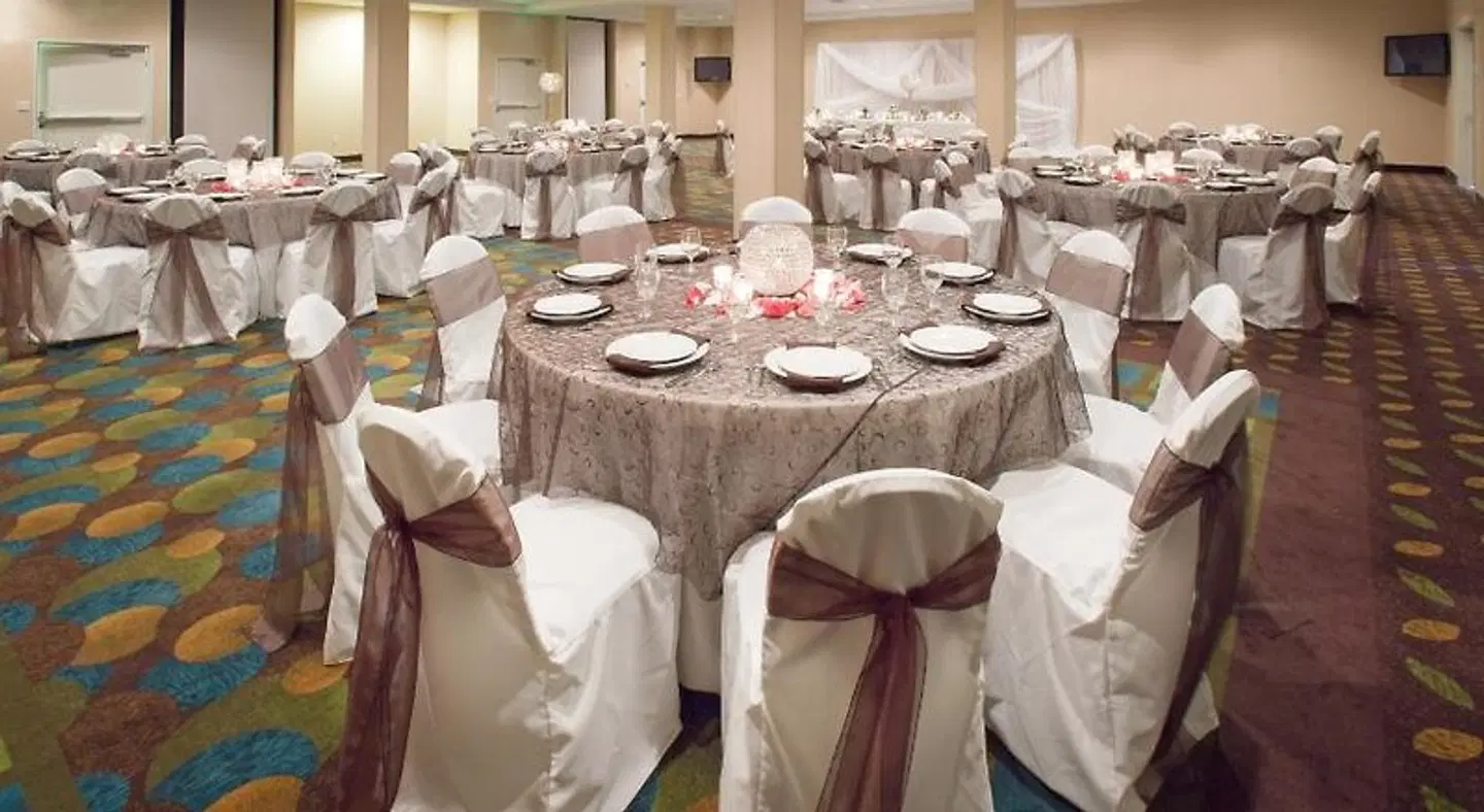 Holiday Inn Lincoln Southwest by IHG Restaurant