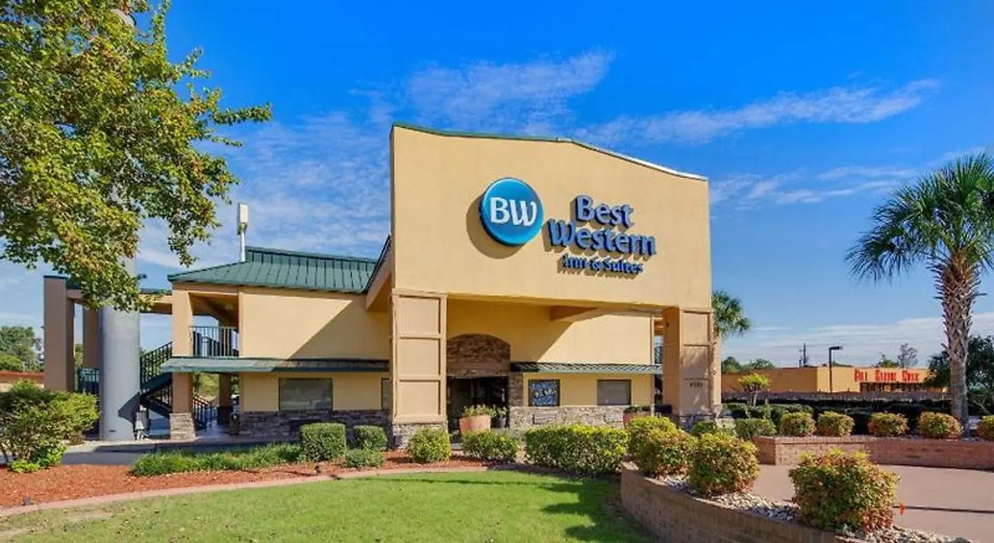 Best Western Inn & Suites of Macon EXTERIOR