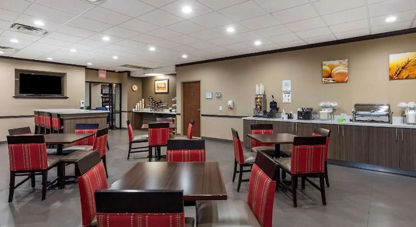 Comfort Suites Near Baylor University Bar