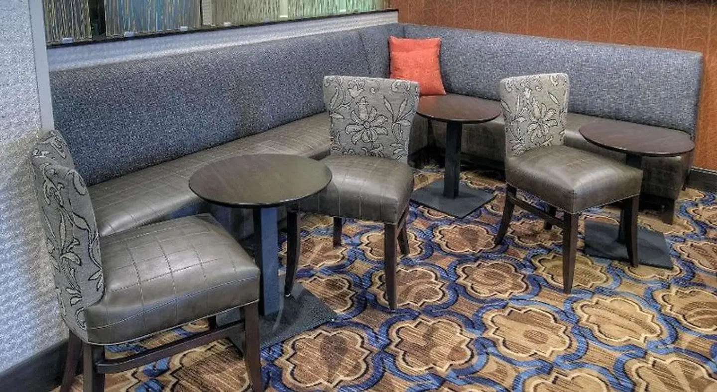 Hampton Inn Bristol LOUNGE_LOBBY