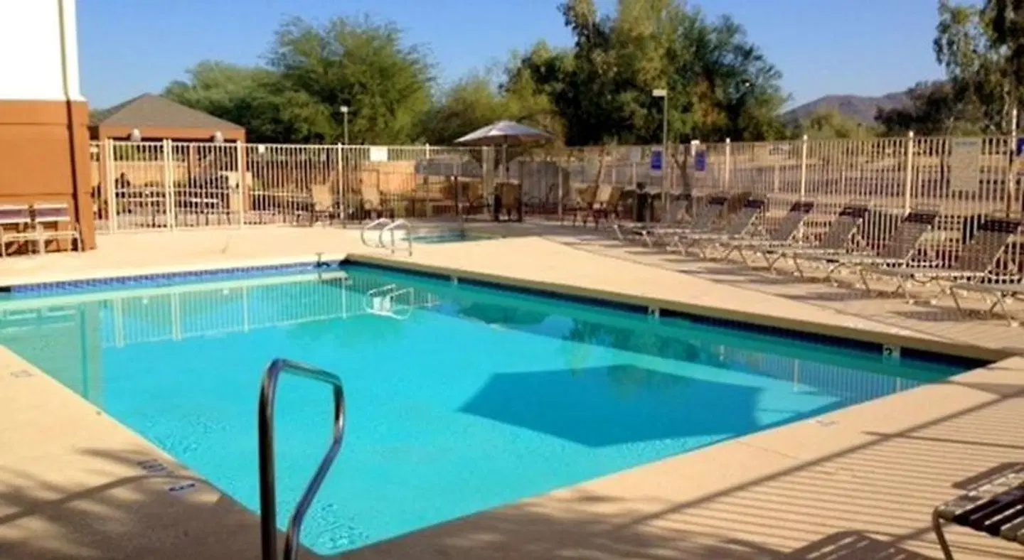 Sonesta Simply Suites Phoenix Glendale OUTDOOR_POOL
