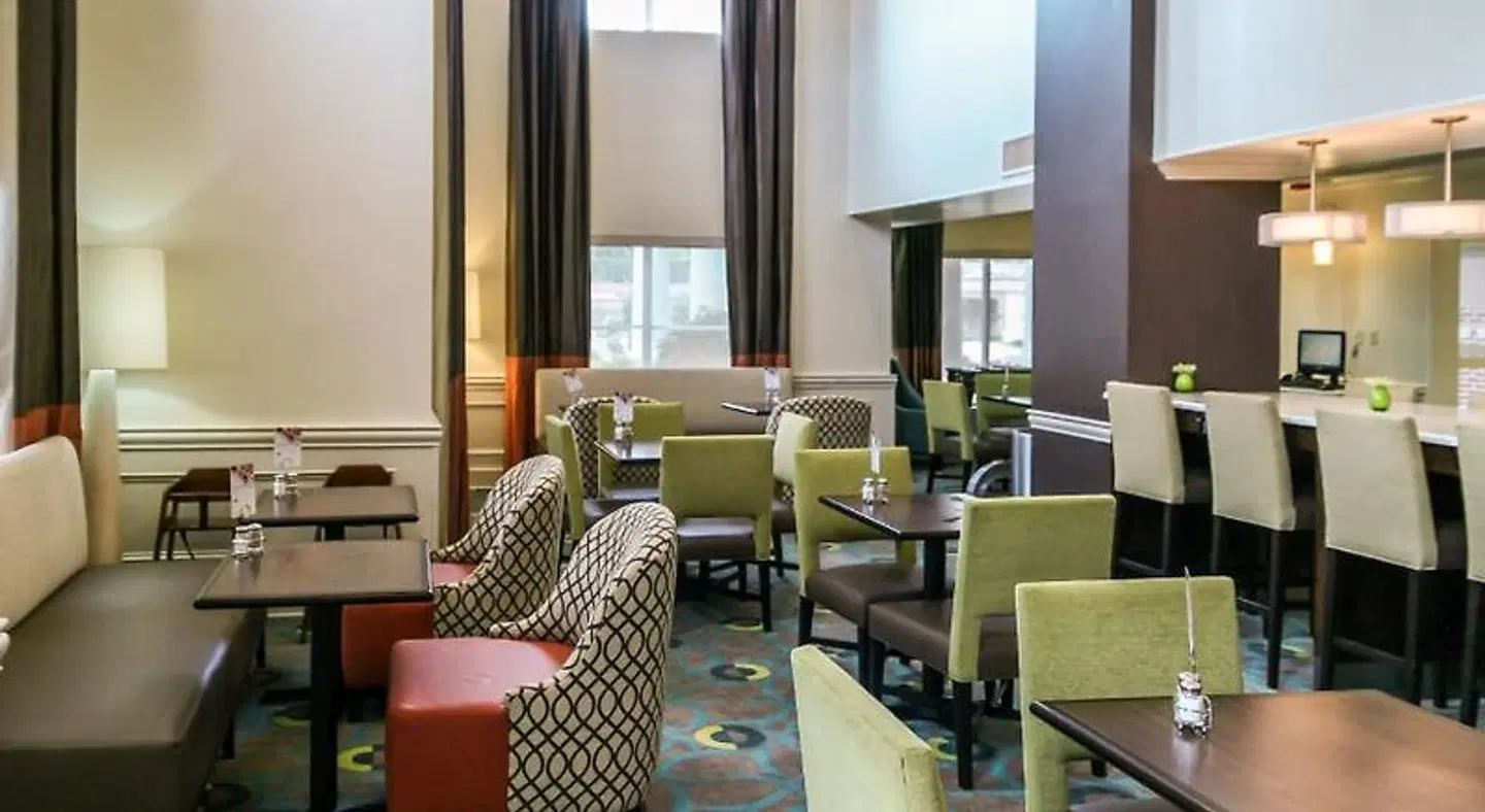 Holiday Inn Express & Suites Vicksburg by IHG Restaurant
