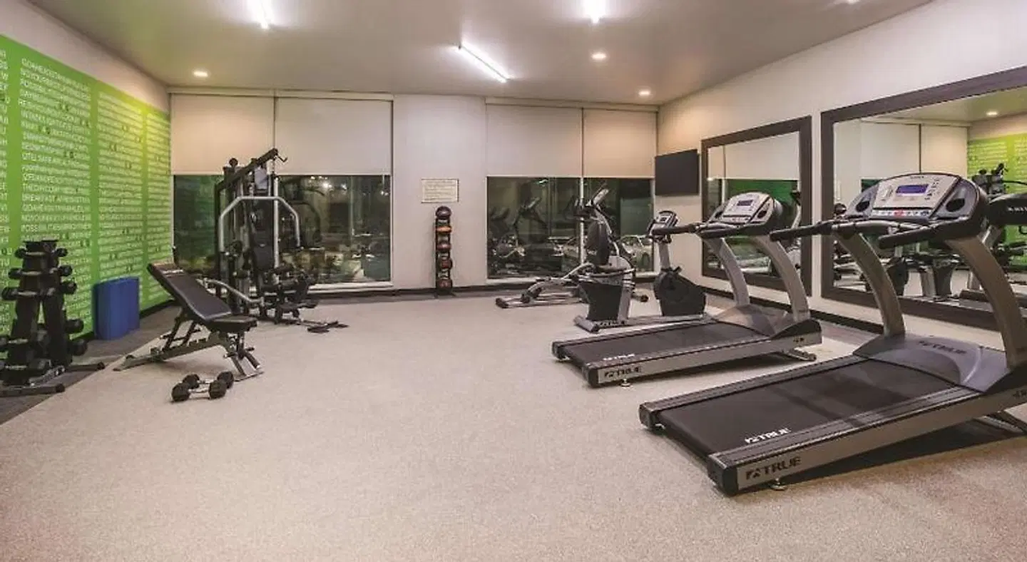 La Quinta Inn & Suites by Wyndham Dallas - Richardson SPORTS_AND_LEISURE