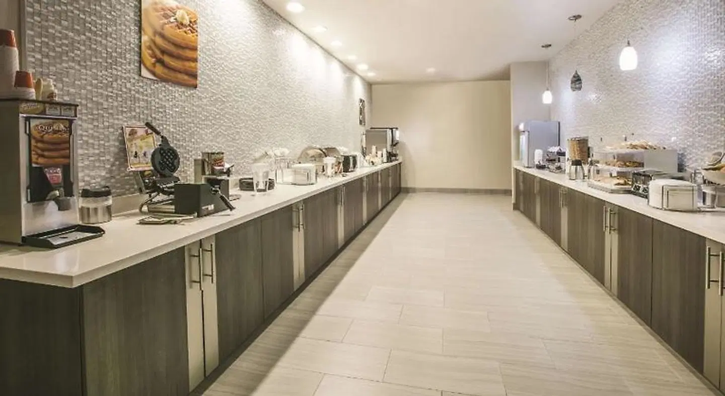 La Quinta Inn & Suites by Wyndham Dallas - Richardson Badezimmer