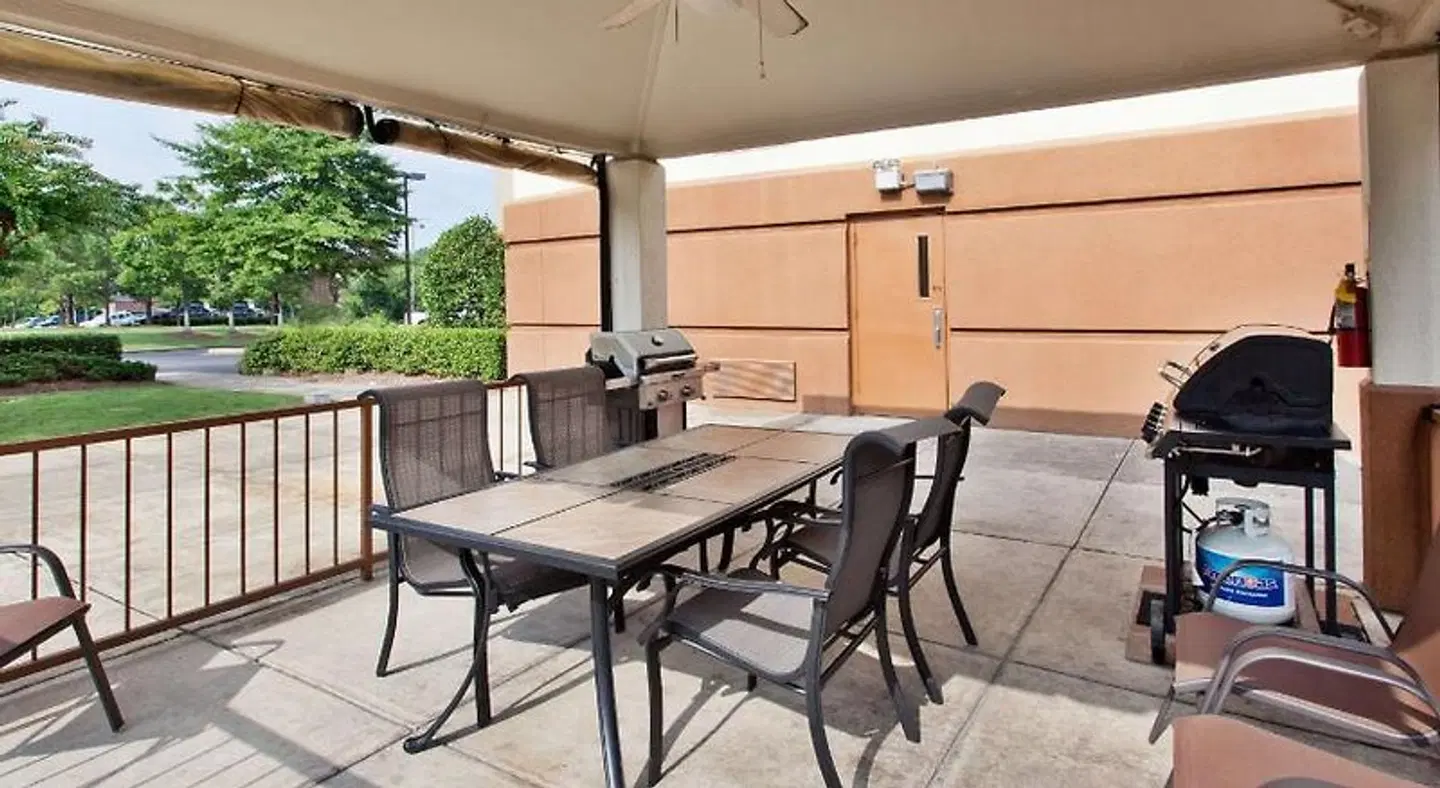 Sonesta Simply Suites Oklahoma City Airport Terrasse
